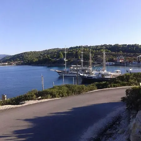 Apostolos House Holiday home *