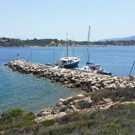 Apostolos House