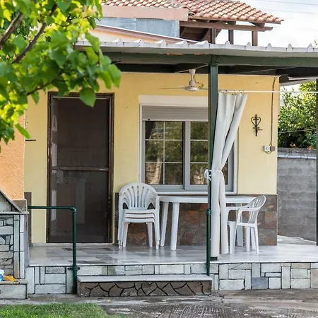 Apostolos House Holiday home *