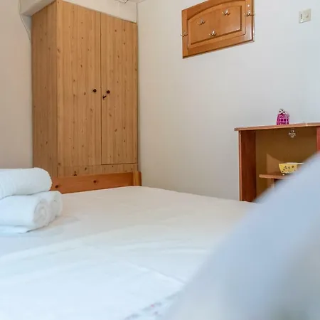 Holiday home Apostolos House *